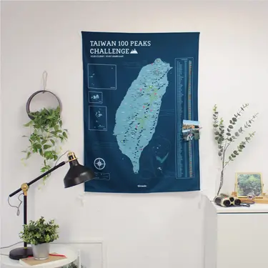 Umade 台灣百岳地圖掛布 牆壁裝飾-峰礦藍/台灣黑熊/S+插旗磁鐵*8/亮彩磁鐵地標*8