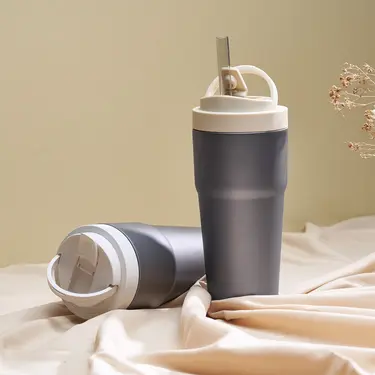 WOKY沃廚純鈦渾圓杯/ 770ml/ All Day隨行抗熱款紙塑禮盒/ 橡白