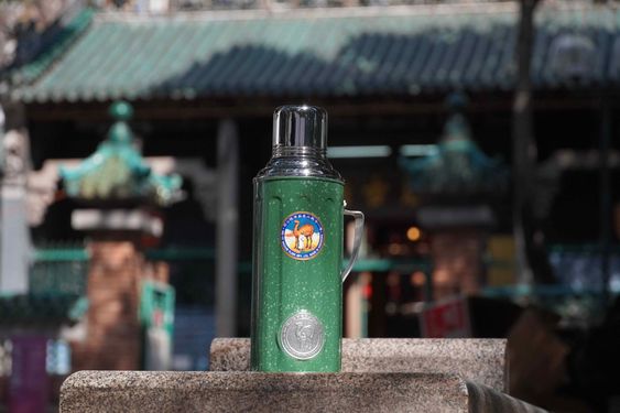 【香港CAMEL駱駝牌】331B 系列真空玻璃內膽保溫壺/ 1100ml/ 駱駝綠【買就送矽膠杯刷】