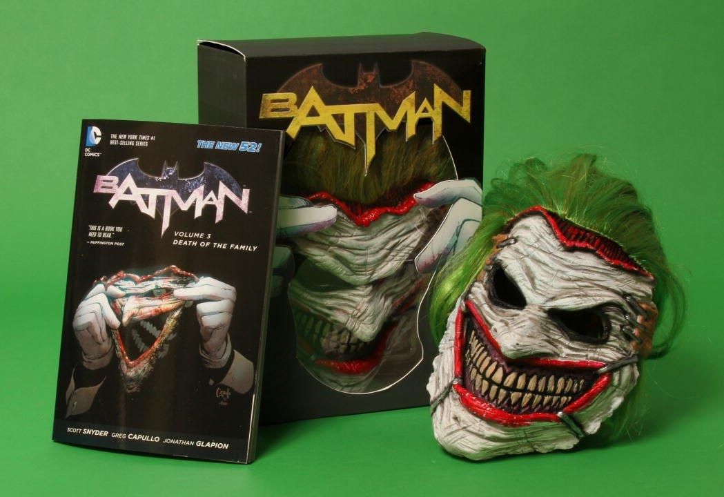 Batman: Death of the Family Book and Joker Mask Set