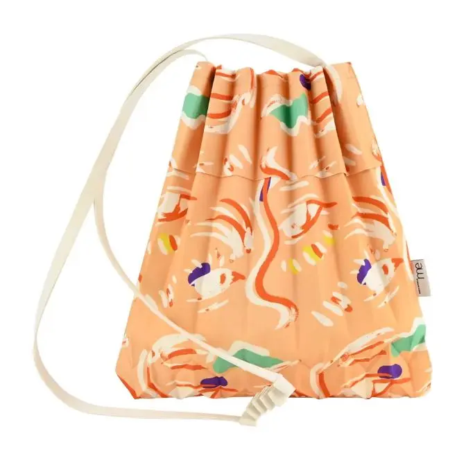 ISSEY MIYAKE 三宅一生 ME系列FACE TRUNK褶襉斜背包(多色選)/平行輸入/ 杏