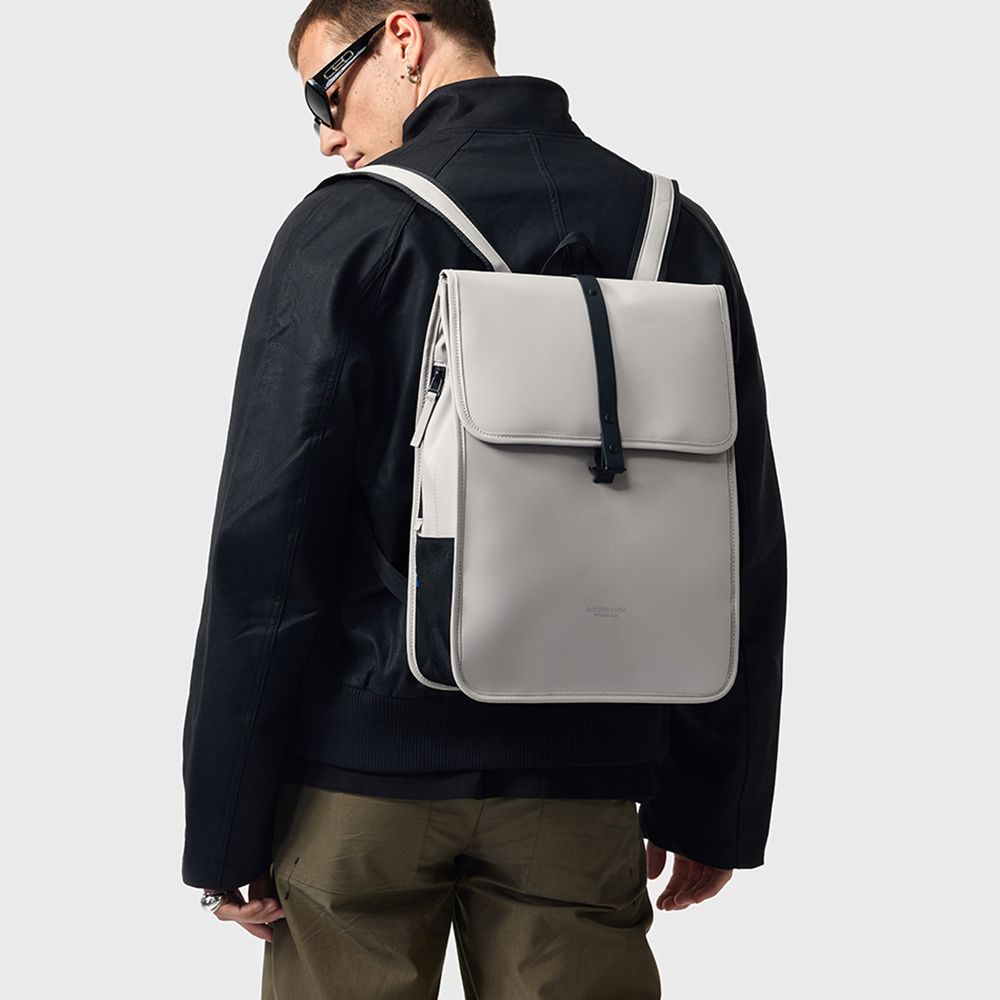 Gaston Luga Däsh Backpack 13吋防水後背包/ 灰褐色