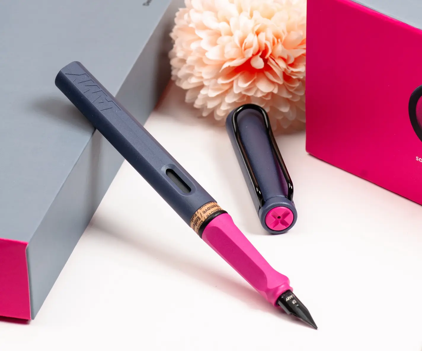 LAMY Safari狩獵者鋼筆/ 2024限量/ 懸岩粉紅