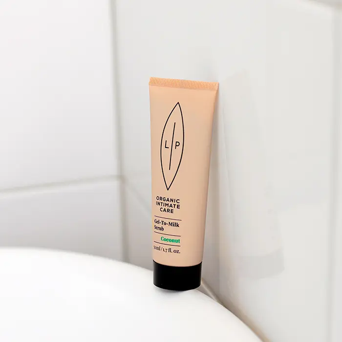 LIP Intimate Care 椰子牛奶磨砂凝露