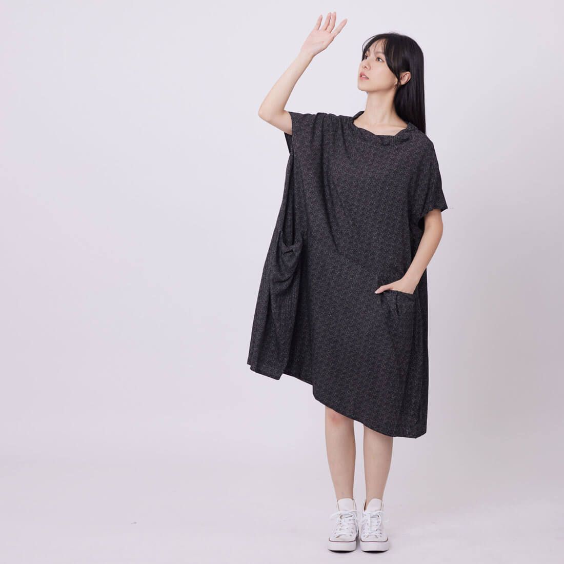 好我 so that's me Evelyn滾領落肩大口袋洋裝/黑白細格