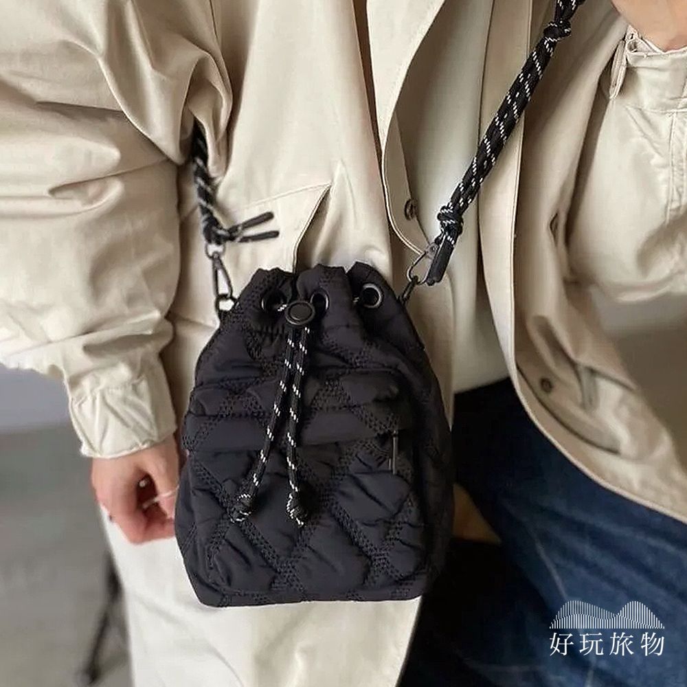 【好玩旅物】絎縫傘繩設計迷你百搭隨身收納小包/ 黑色