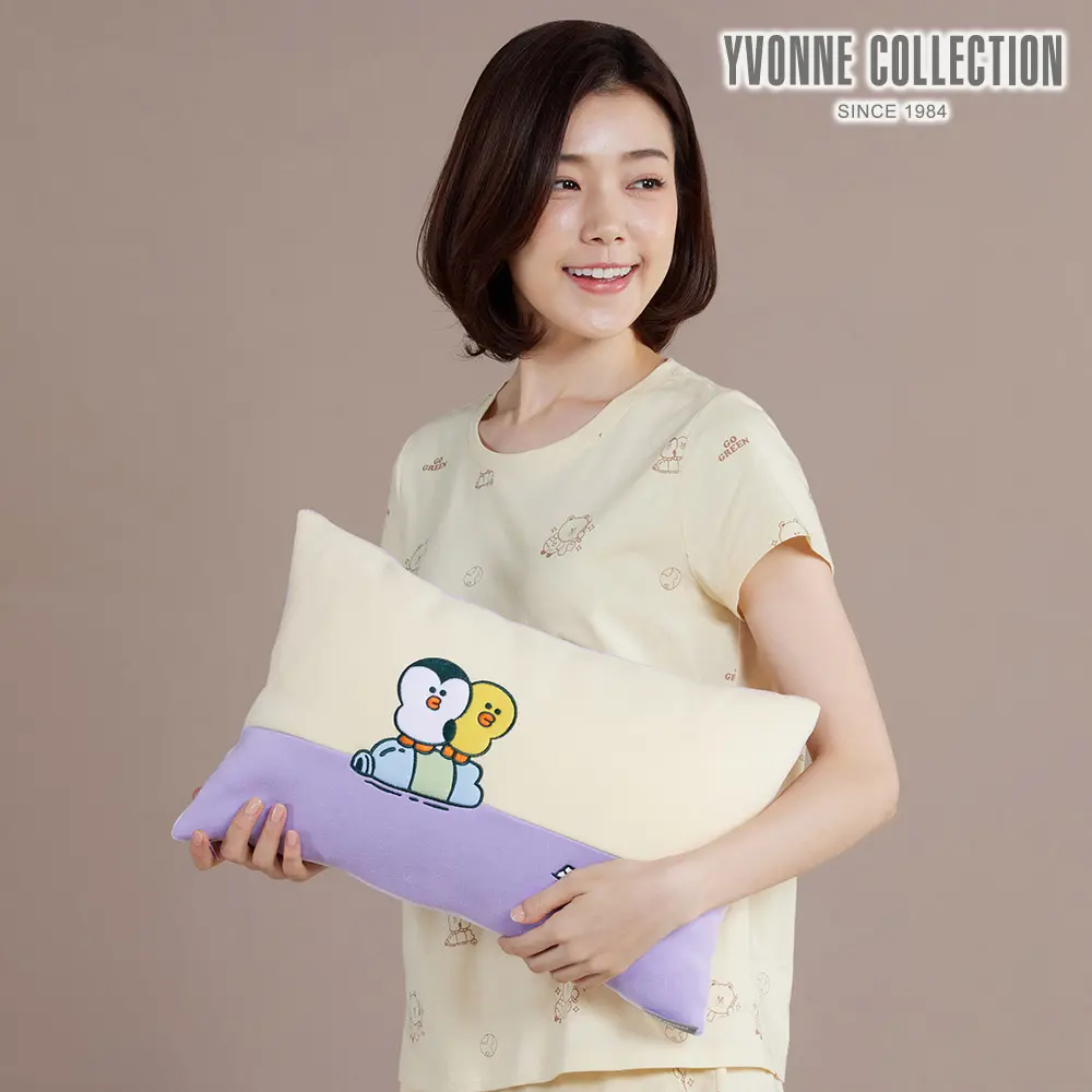 YVONNE COLLECTION 莎莉企鵝方形抱枕(30x45公分)-鵝絨黃(LINE FRIENDS)