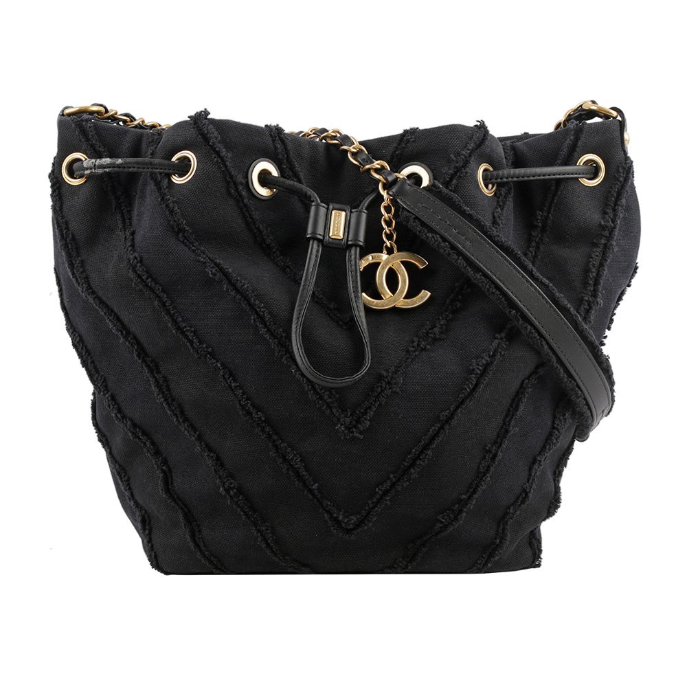 【CHANEL】V紋布質金色皮穿鍊束口水桶包_展示品(黑色)/ 平行輸入