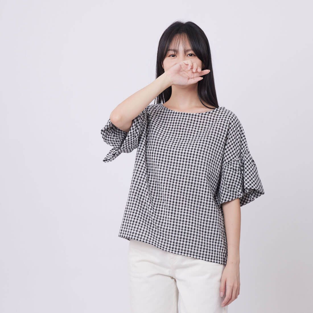 好我 so that's me Lora荷葉袖圓領寬版上衣/ 黑格 FREE SIZE