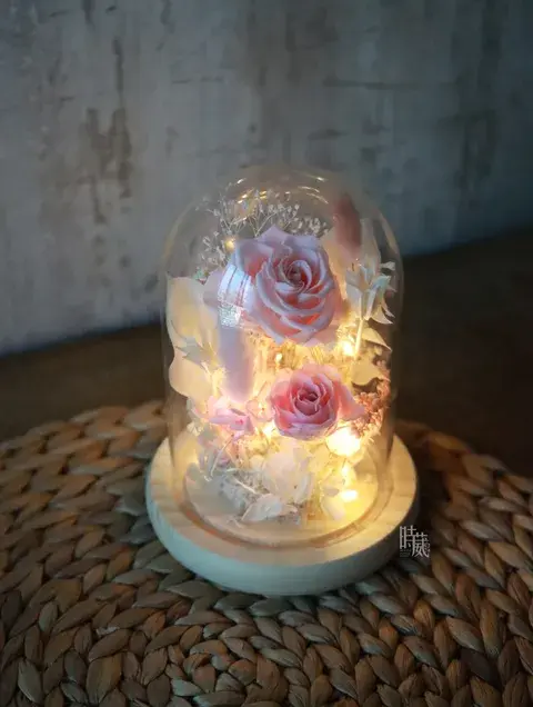 時葳花園花藝設計 多朵永生玫瑰 夜燈 玻璃罩盅