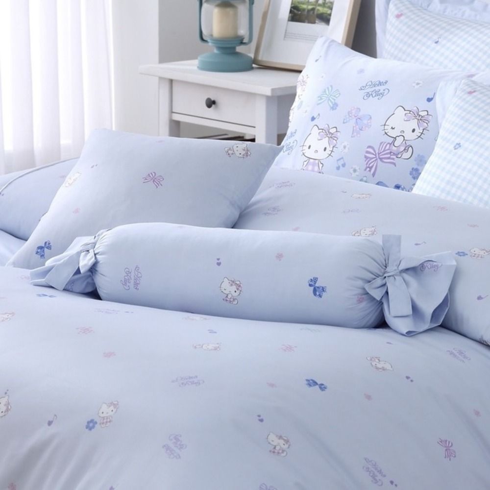 家適居家Jia's Living Hello Kitty-經典卡通糖果抱枕-蝴蝶結(兩色)-台灣製造(15*60公分)/ 藍色