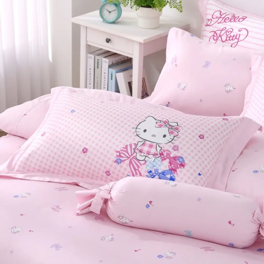 她不是貓，是來自英國的小女孩🎀