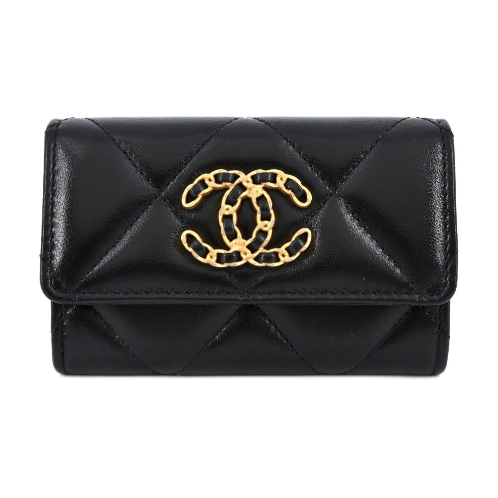 CHANEL 經典19系列菱格紋小羊皮翻蓋卡片夾(黑色)/平行輸入