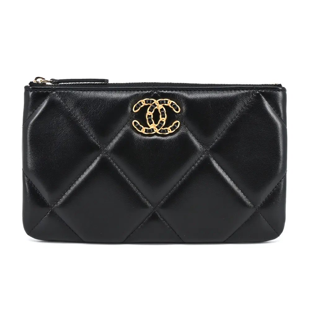 CHANEL 19系列經典菱格紋小羊皮手拿包(黑色)/平行輸入