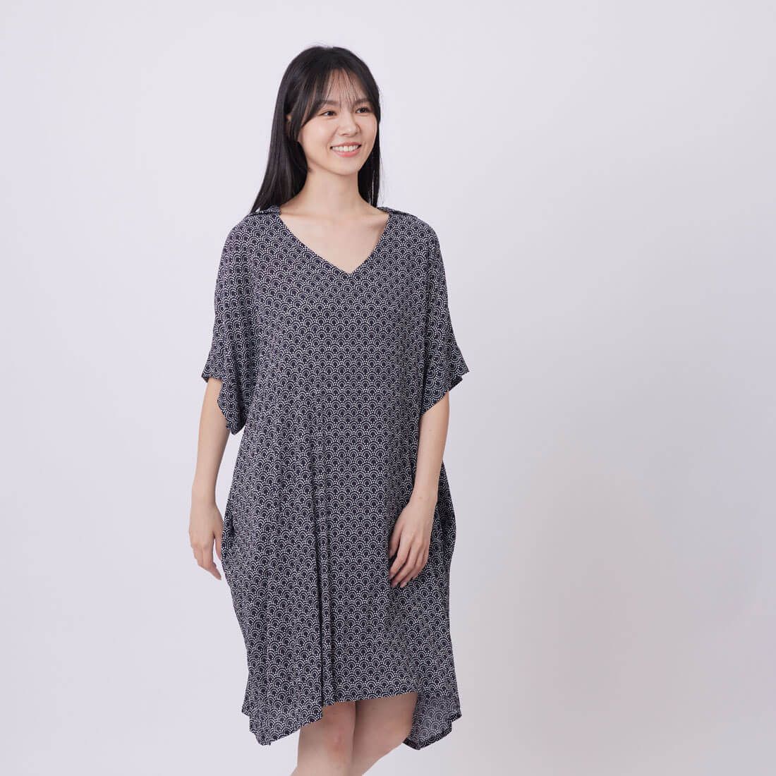 好我 so that's me Mindy印花V小領寬口袋洋裝/ 粼波點點 FREE SIZE