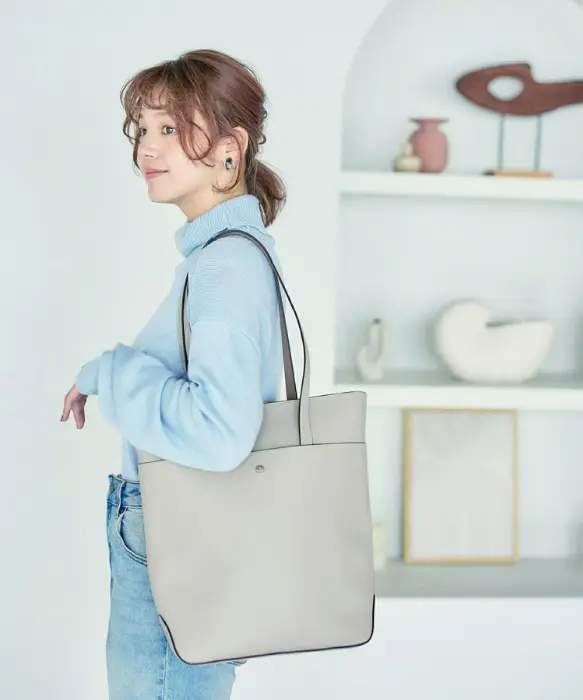 日本 Legato Largo Lineare 定番極輕系列肩背托特包/ Light Grey