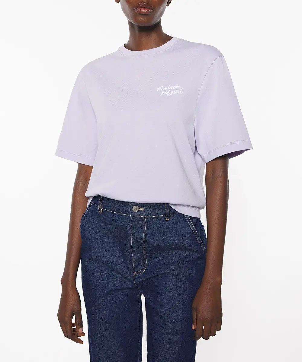 MAISON KITSUNÉ 柔和紫手繪LOGO舒適短TEE_女/ XS