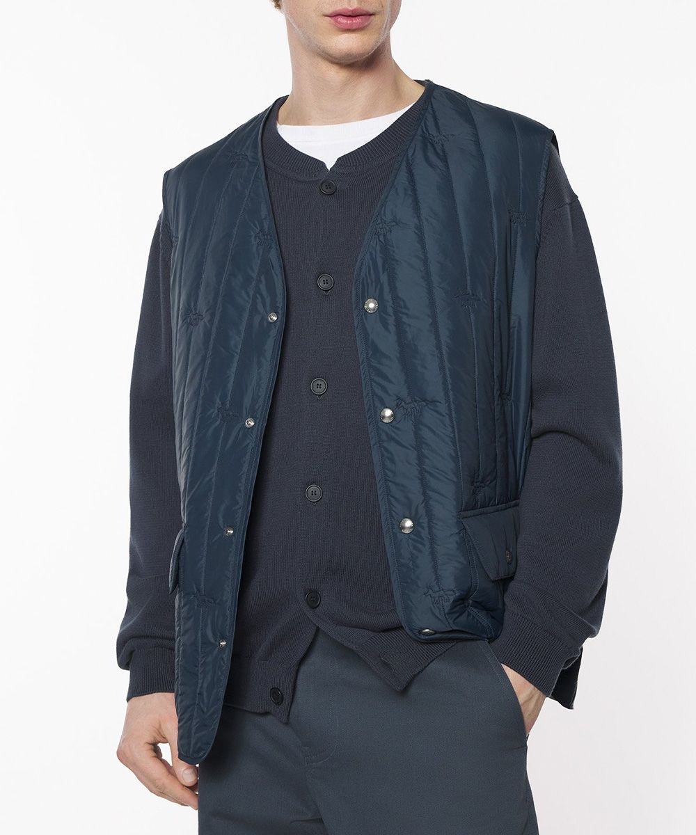 MAISON KITSUNÉ 石板灰暗影狐狸絎縫防潑水背心/男裝/ S