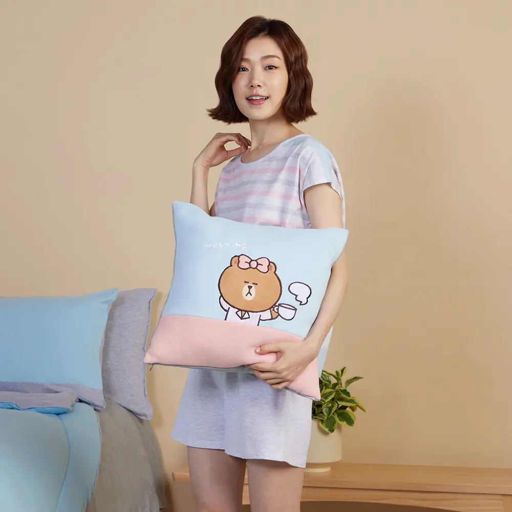 YVONNE COLLECTION早安熊美方形抱枕 45x45公分 (LINE FRIENDS)