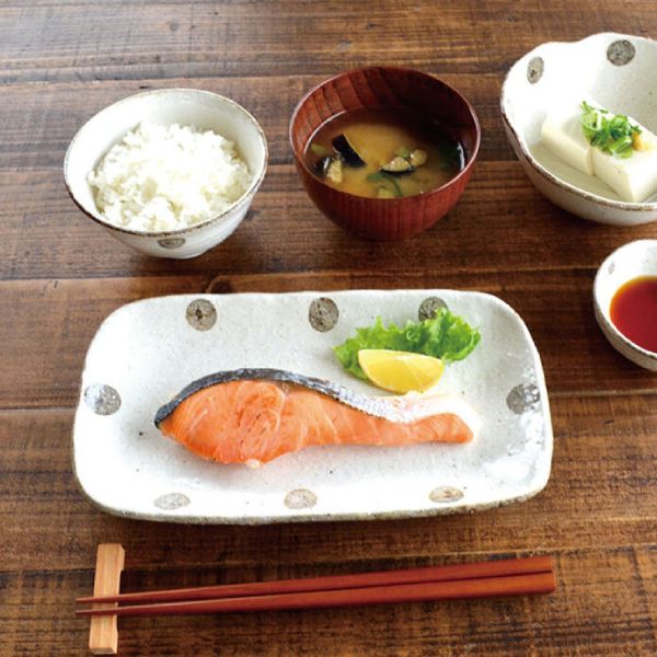 日本 KAKUNI 水玉白唐津燒物皿