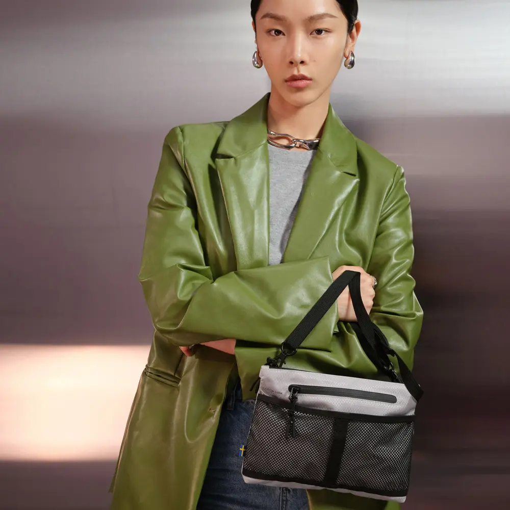 Gaston Luga Lightweight Crossbody防水斜肩側背包/ 灰褐色