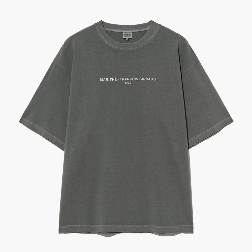 MARITHÉ FRANÇOIS GIRBAUD/ LETTERING LOGO PIGMENT OVERSIZED TEE 男女款 字母印花寬版落肩T恤 深灰色charcoal/ M