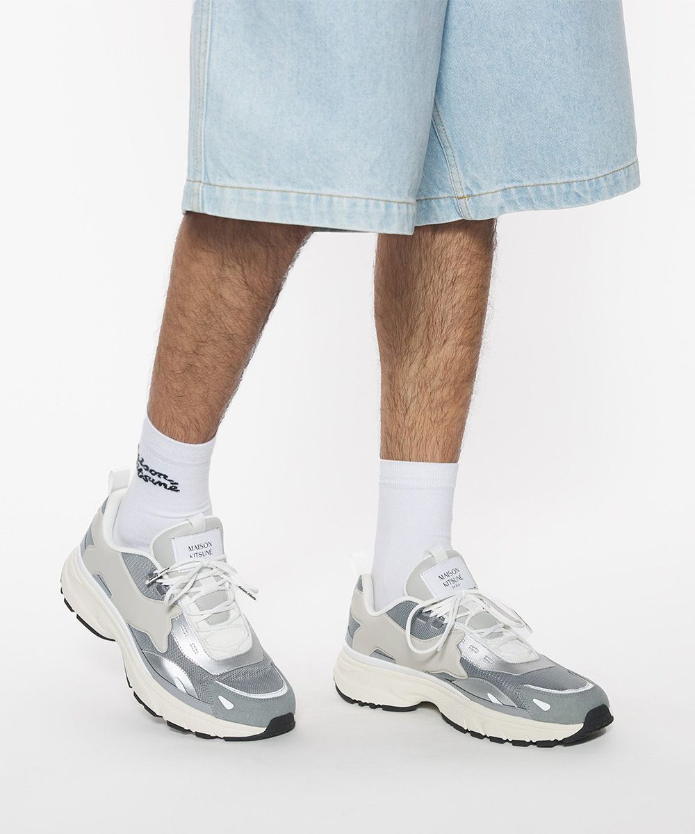MAISON KITSUNÉ 銀灰色疾行狐狸慢跑鞋_男/ 42