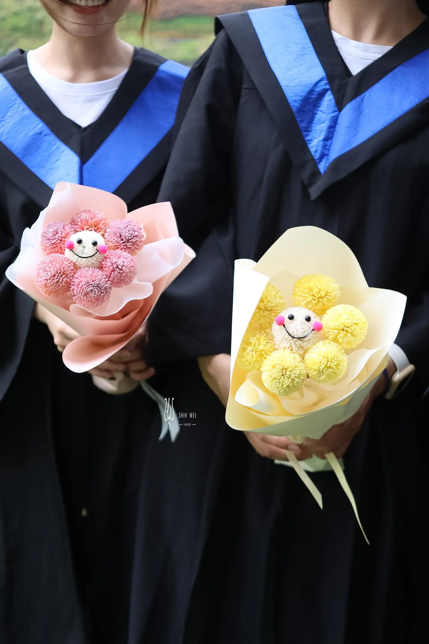 時葳花園治癒系笑臉 乒乓菊 畢業乾燥花花束/ 白臉粉花