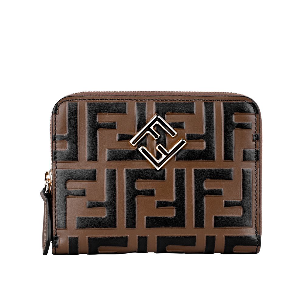 【FENDI】FF Diamonds 浮雕皮革6卡拉鏈短夾(棕色)/ 平行輸入