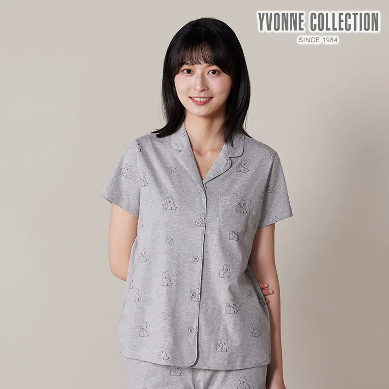 YVONNE COLLECTION  QUOKKA & BOBO 印花短袖開襟上衣-迷霧灰 (DINOTAENG)