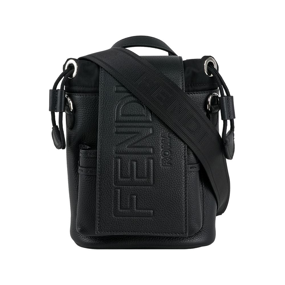 【FENDI】Strike 紋理牛皮翻蓋束口迷你單肩包(黑色)/ 平行輸入