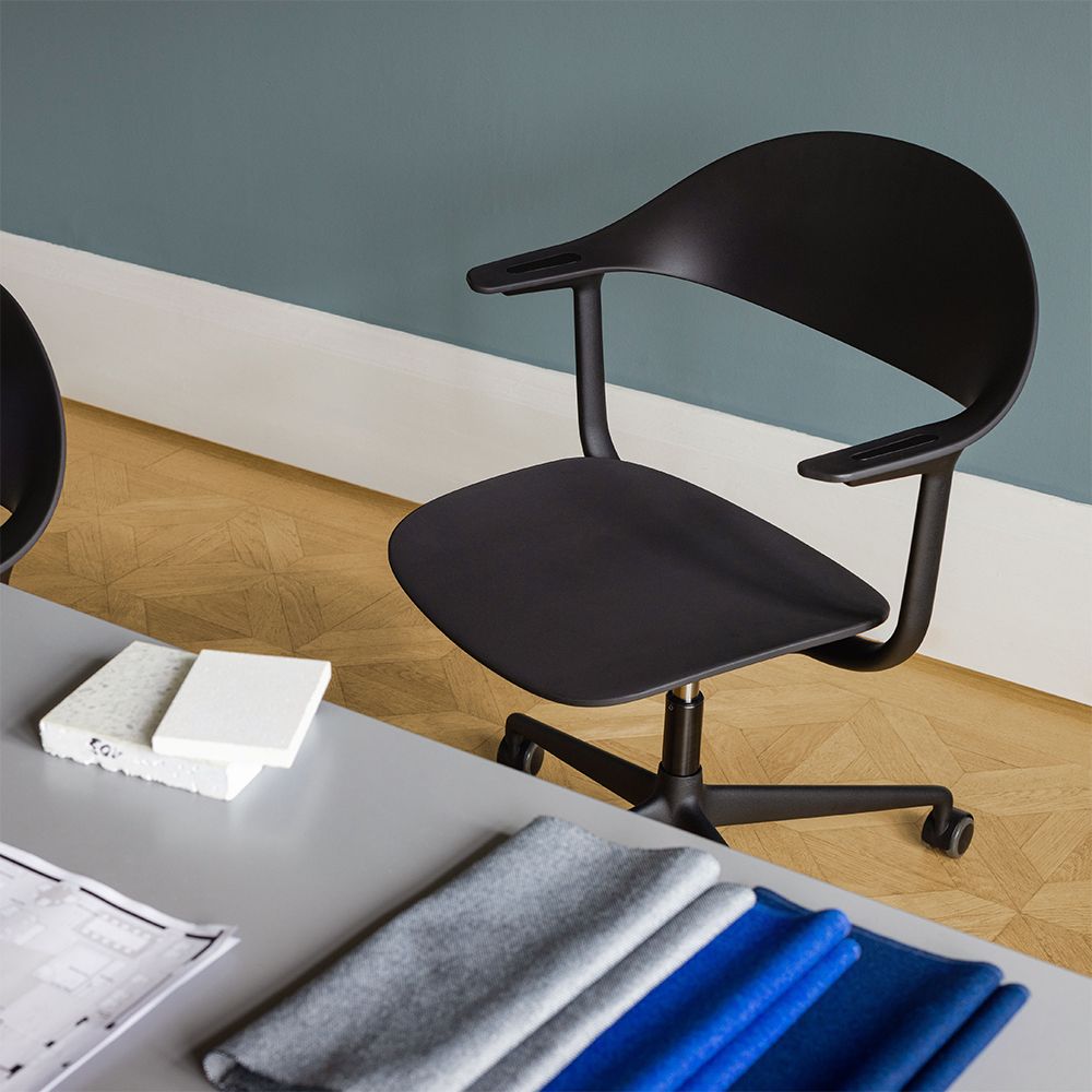 北歐櫥窗/Vitra Mynt 動態坐姿萬用椅 (深黑、四腳輪)