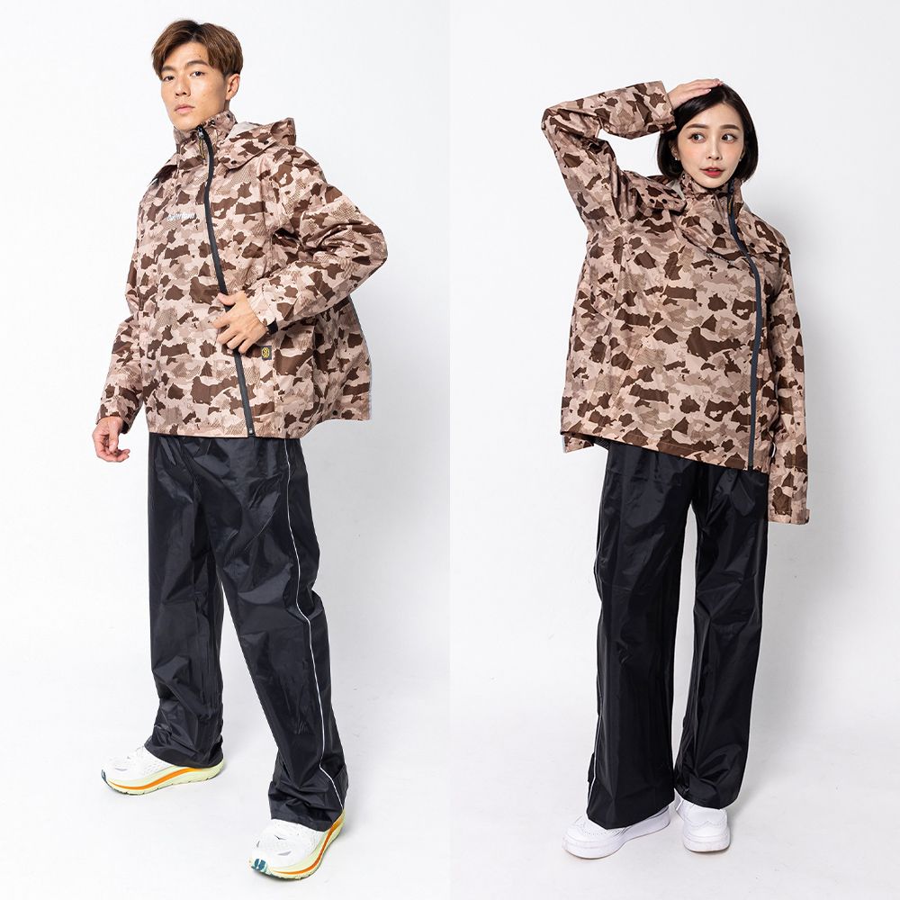 【OutPerform-奧德蒙雨衣官方直營】【背包款】去去雨水走斜開雙拉鍊兩件式/ 卡其迷彩/ L