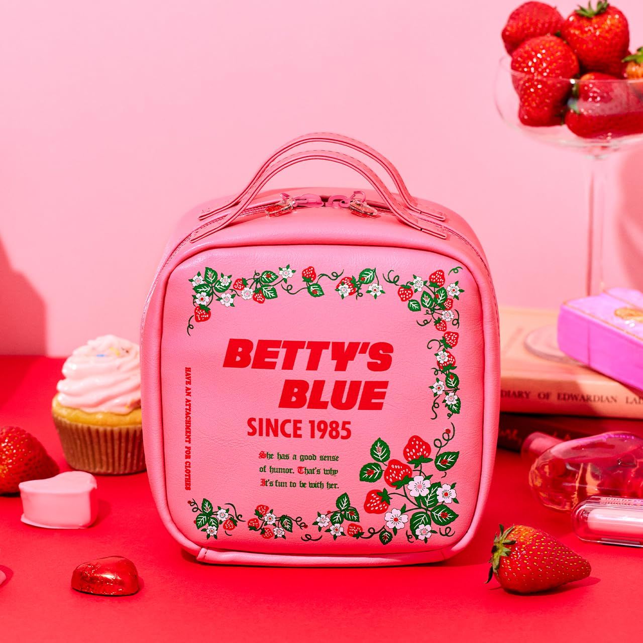 BETTY'S BLUE ショッパーみたいなコスメポーチBOOK (附化妝包)