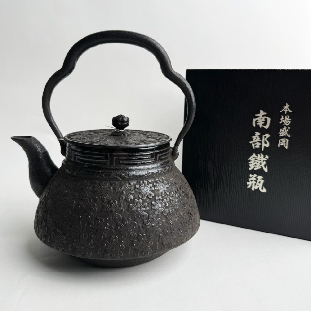 岩鑄｜工藝師系列｜清末作｜櫻 1.8L  鐵壺｜南部鐵器｜無塗層｜11045