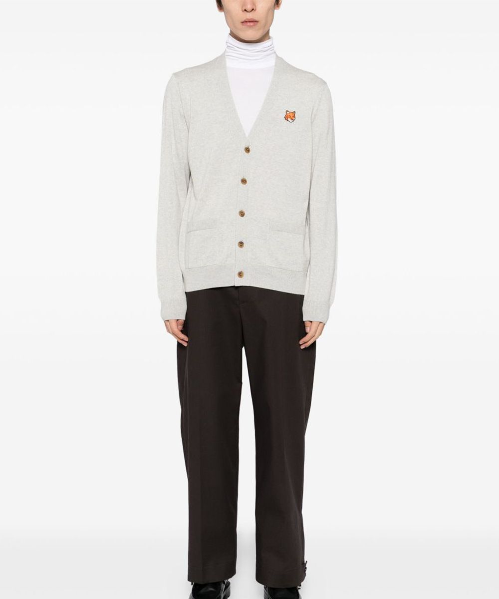 MAISON KITSUNÉ 雲霧灰狐狸頭LOGO經典開襟針織衫_男/中性/ XL