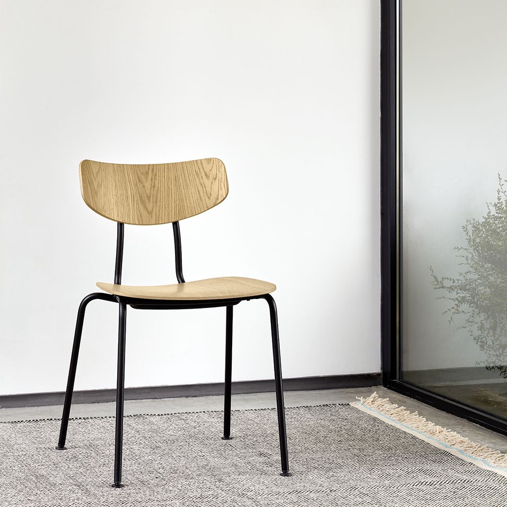 北歐櫥窗/Vitra Moca 輕量纖細椅 (淺橡木、黑椅腳)
