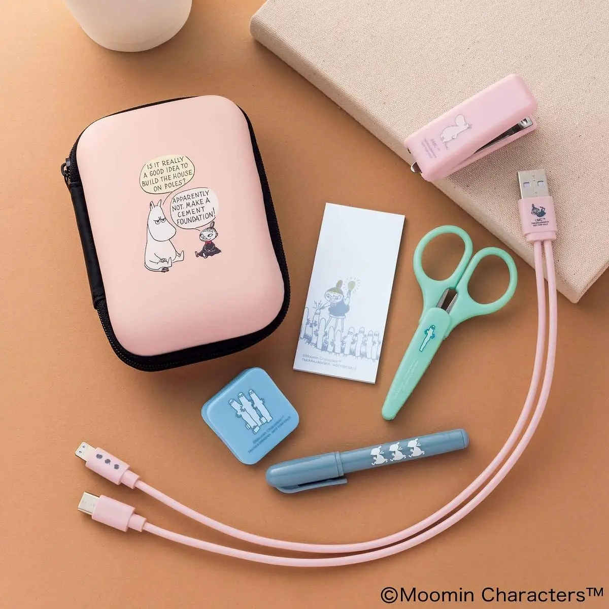 In Red (1月/2月/合併号/2026/附MOOMIN慕敏家族迷你文具隨身組&LAURA ASHELY 2026年月曆)