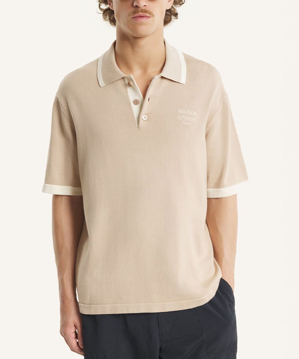 MAISON KITSUNÉ 裸杏棕滾邊手繪LOGO棉質針織舒適POLO衫/中性/男裝/ L