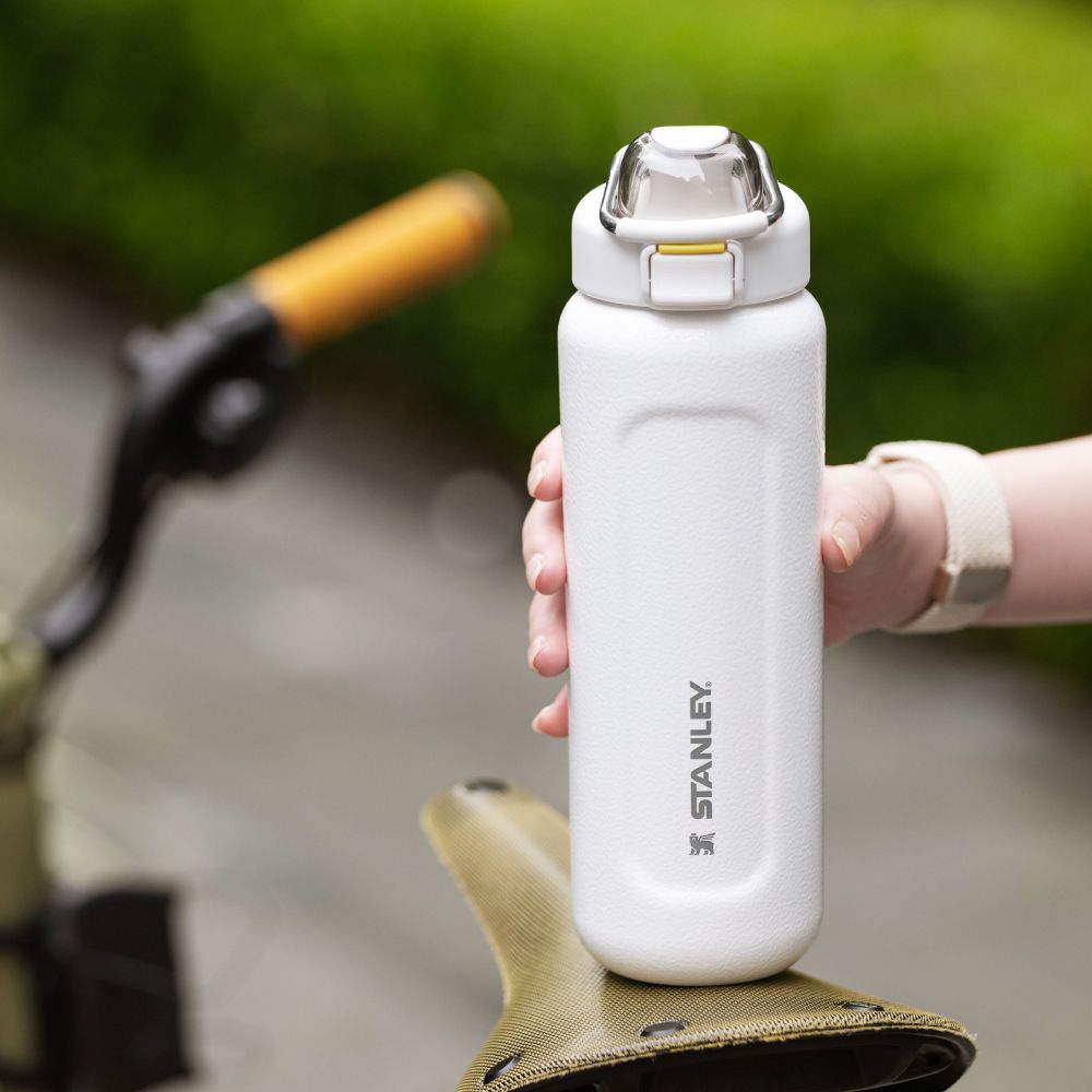 STANLEY經典系列彈蓋提環水壺/ 0.7L/ 錘紋白