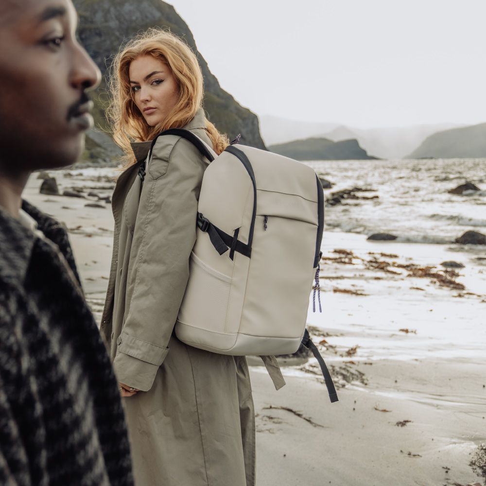 BECKMANN Street FLX 街頭護脊擴充背包 30~35L/ 奶霜白