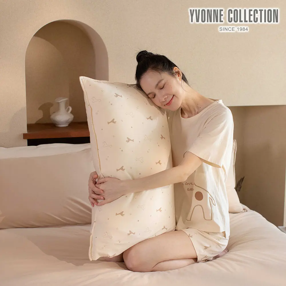 YVONNE COLLECTION長頸鹿印花信封式枕套1入-沙丘白