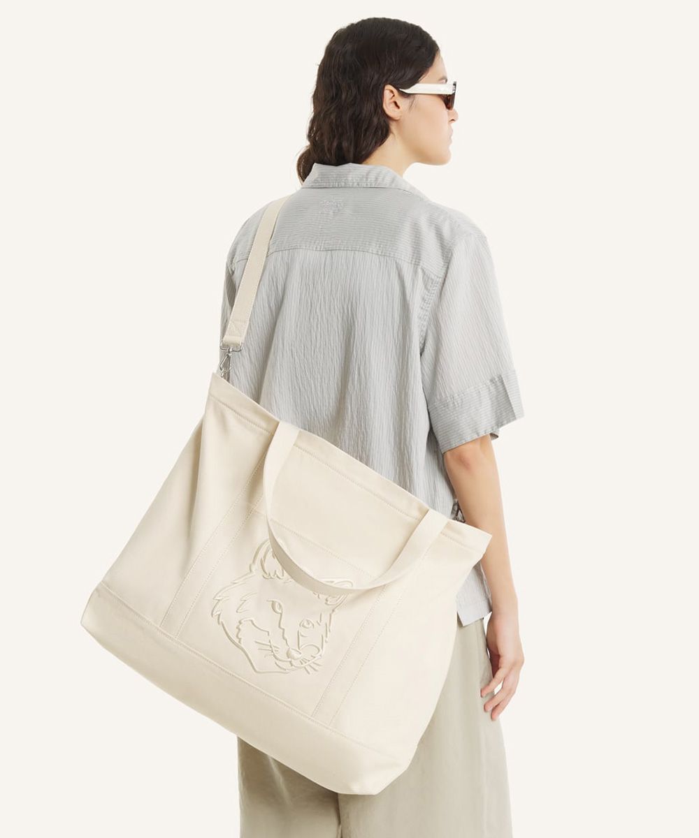 MAISON KITSUNÉ 夏威夷果色變化狐狸頭托特包(特大)