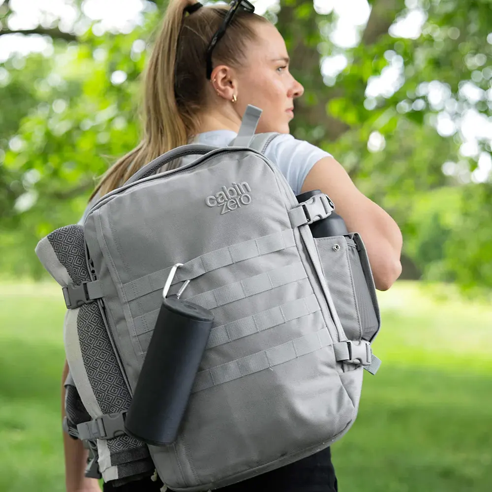 CabinZero英國輕旅登機後背包/ 28L/ 軍用款2.0/ 霧晨灰