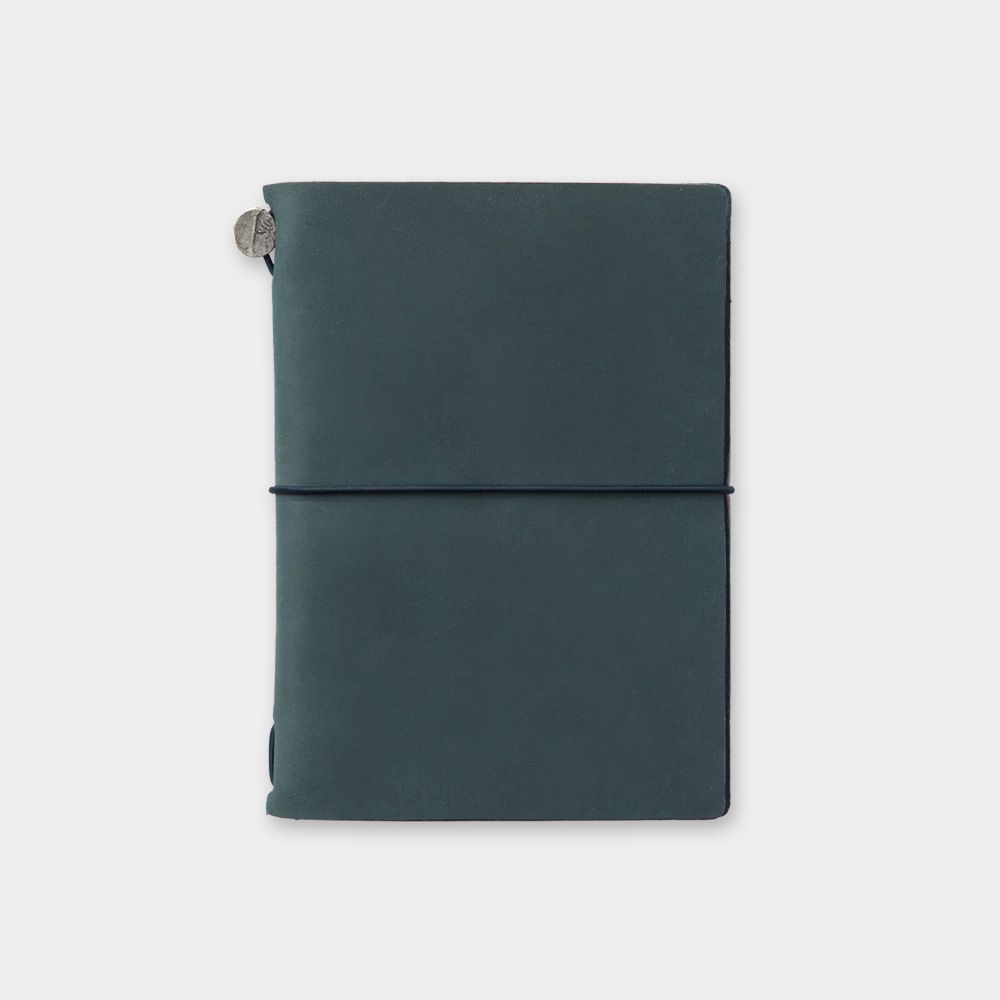 日本 TRAVELER'S COMPANY TRAVELER'S notebook 牛皮旅人手帳組/ Passport Size/ Blue