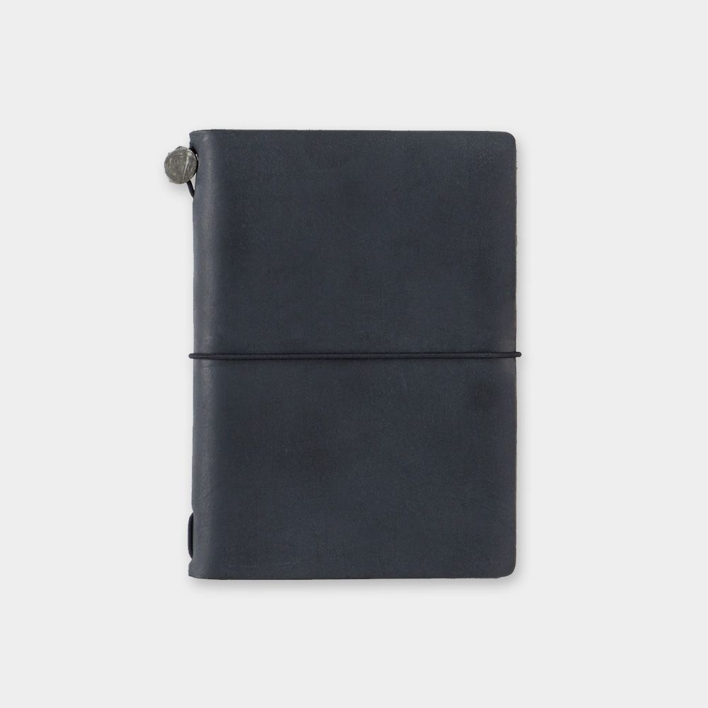 TRAVELER'S COMPANY Traveler's Notebook Black Notebook/ Passport size