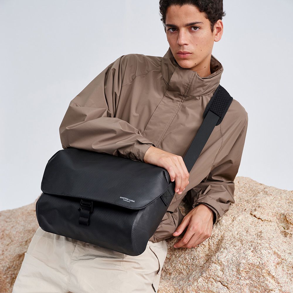 Gaston Luga Lightweight DuoSeal Messenger 14郵差包/ 經典黑