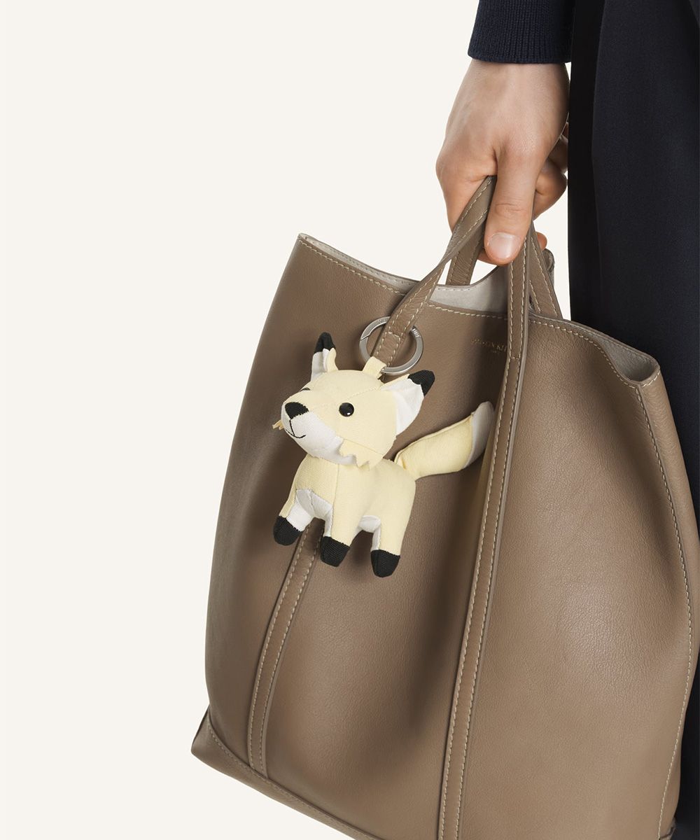 MAISON KITSUNÉ 檸檬舒芙蕾黃小狐狸吊飾