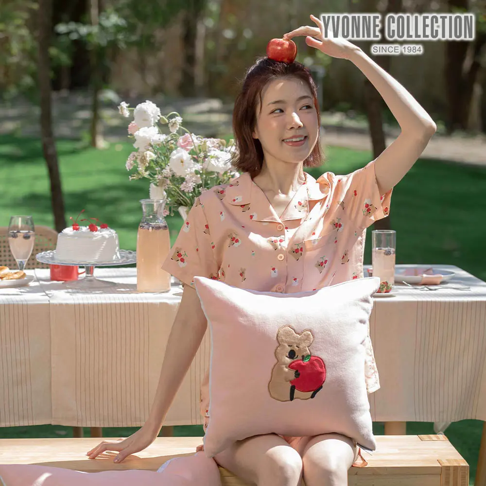 YVONNE COLLECTION DINOTAENG｜蘋果方形抱枕(45x45公分)/ 粉橘