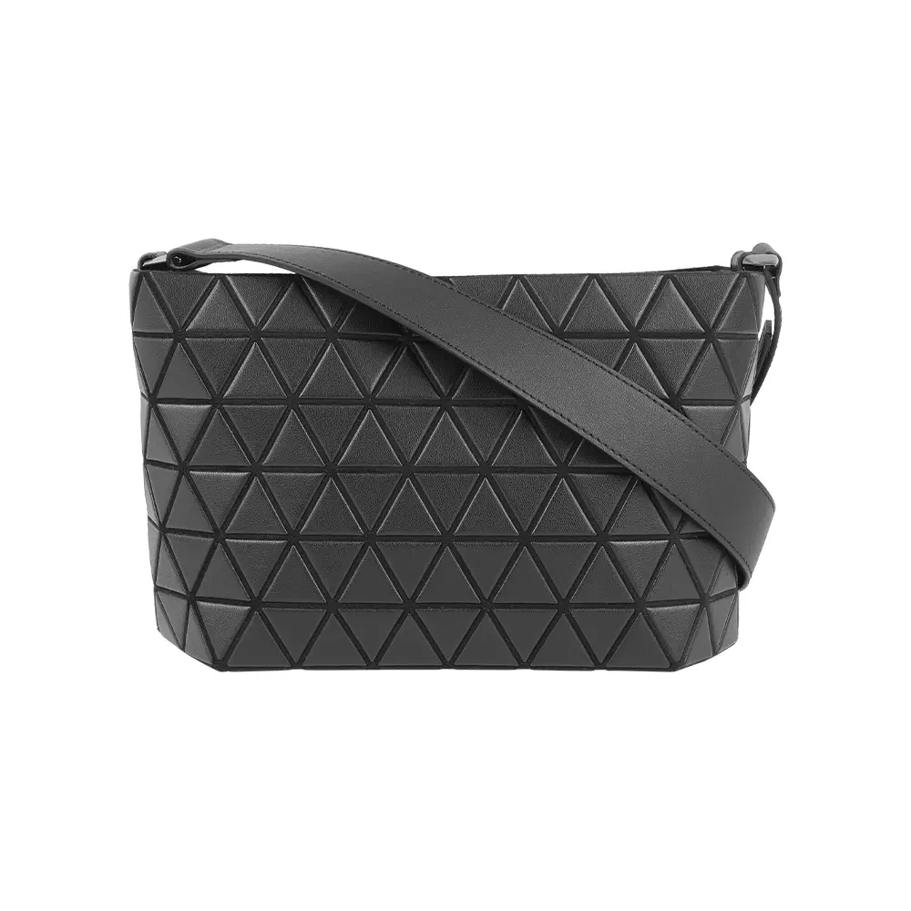 【ISSEY MIYAKE】BAO BAO Crystal Matte 啞光霧面拉鍊斜背包(黑色)/ 平行輸入